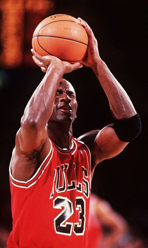 What Pros Wear: Michael Jordan Makes Free Throw with Eyes Closed in the ...