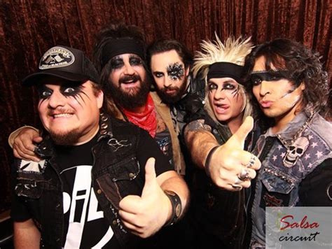 Moderatto records a version for mini-series Senorita Polvora - Salsa ...