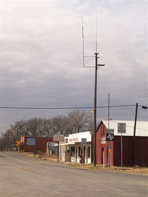 Iola Texas Old Historic Small Town in 2011 Center square R… | Flickr