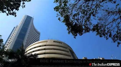 Sensex slips 284 pts, Nifty below 19,000 ahead of Fed policy today; metal, IT stocks weigh ...