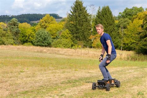 How to Choose Off-Road Skateboard Wheels: Beginner's Guide