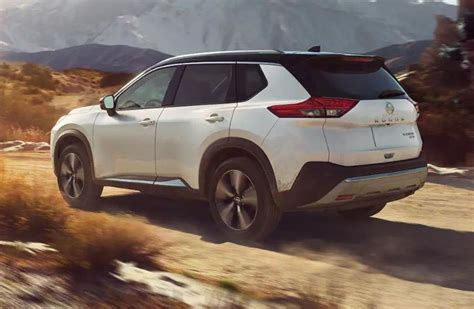 Which 2023 Nissan Rogue Sport Models have AWD?