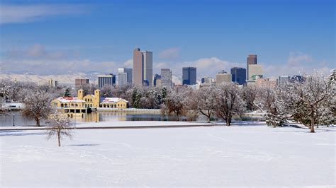 We had a decent amount of snow here in Denver this past weekend. #denversnow #washingtonpark # ...