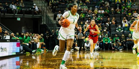 Oregon Ducks Women's Basketball Forward Nyara Sabally to Announce Plans ...