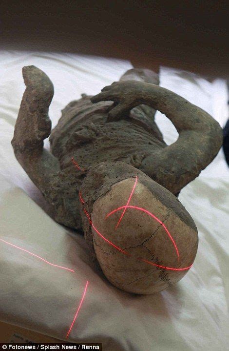 Peering inside Pompeii's victims: Scans reveal unprecedented detail ...