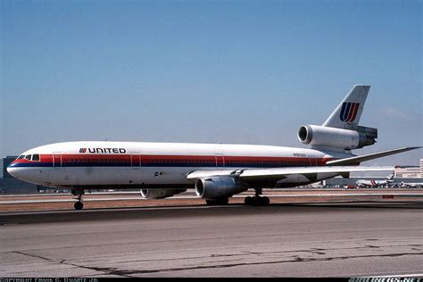 dc 10 planes | Picture of the McDonnell Douglas DC-10-10 aircraft | United airlines, Vintage ...