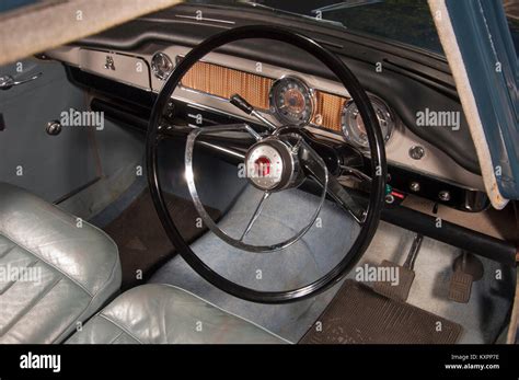 1963 Morris Oxford classic British family saloon car Stock Photo - Alamy