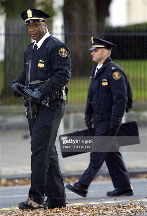 Members of the US Secret Service Uniform Division secure the... News ...