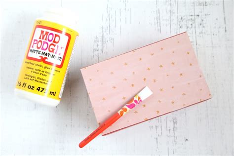 How to Make a DIY Gift Card Box for Holiday Gifts | The Pretty Life Girls