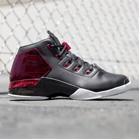 Air Jordan 17+ Retro Men (black / white / gym red) | Air jordans, Jordans, Retro men