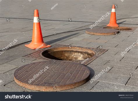 1,957 Open Manhole Cover Water Images, Stock Photos & Vectors ...