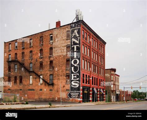 Syracuse, New York, USA. September 8, 2018. View of North Salina Street ...