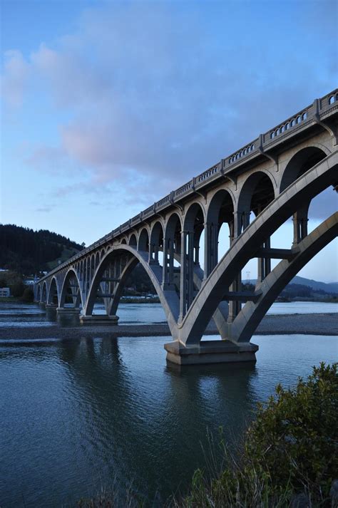 Rogue River Bridge (Gold Beach, 1932) | Structurae