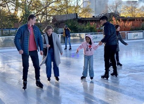 Ice skating rink with amazing views opens under Brooklyn Bridge | New ...