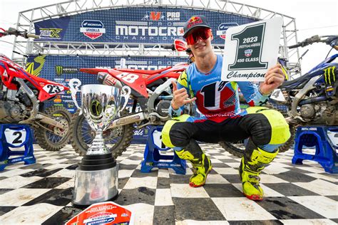 VIDEO | JETT LAWRENCE WINS 450 PRO MOTOCROSS CHAMPIONSHIP!