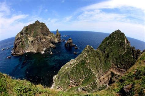 Dokdo/Takeshima (Liancourt Rocks) | Riverside hotel, South korea, Tokyo japan