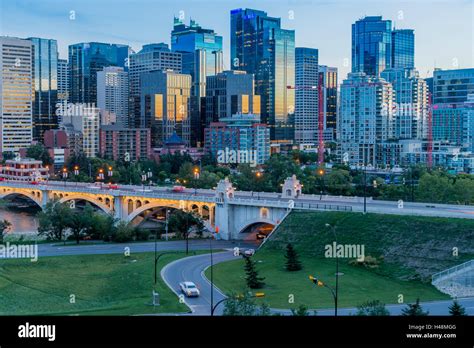 Skyline calgary hi-res stock photography and images - Alamy