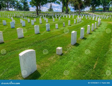 Headstones at Marietta National Cemetery, Marietta, GA. Editorial Photo ...