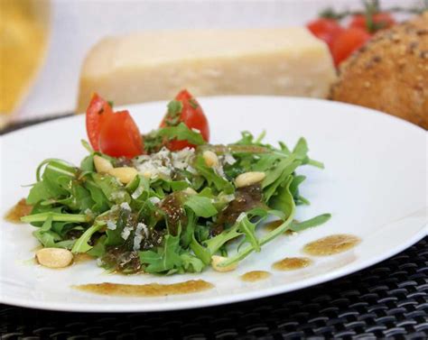 Rucola-Salat mit Met-Balsamico Dressing - Met de Cuisine