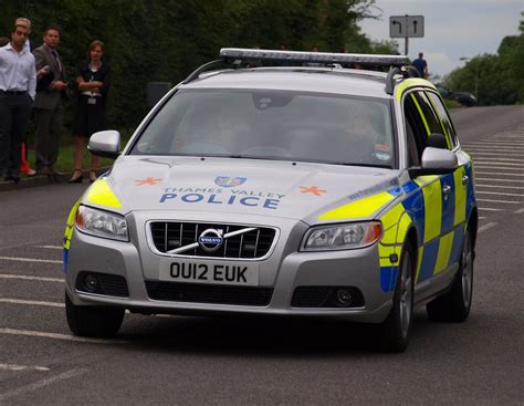 Thames Valley Police, Volvo V70, Armed Response Vehicle, O… | Flickr