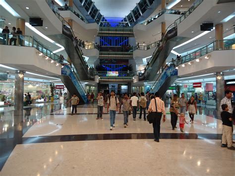 Top 5 Shopping Malls Near Airport Chennai-EaseMyTrip