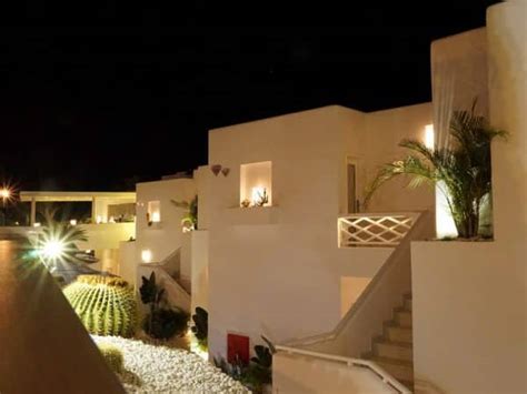 Lanzarote Best Nightlife Places: 5 Top Towns (With Clubs) - Travel Snippet