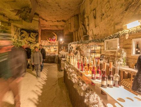 The Valkenburg caves Christmas market | Photos & info of al Xmas caves