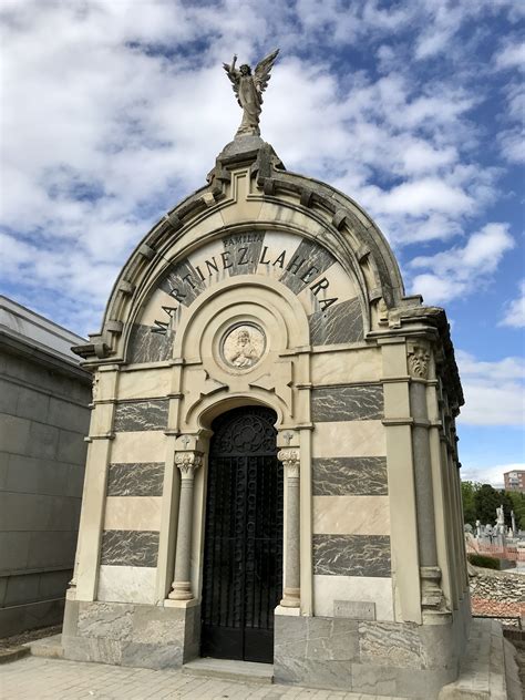 Our-Lady-of-Almudena-Cemetery-Tomb