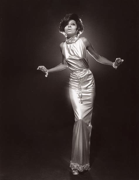 Diana Ross' 1970s Glamorous Style: 24 Beautiful Photos That Show Her Fierce Unforgettable ...