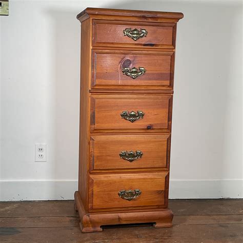 NARROW CHEST OF DRAWERS