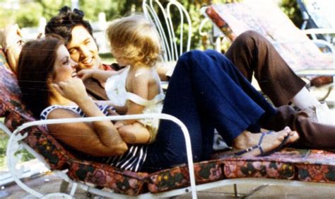 Elvis funeral: Lisa Marie left a secret gift in the coffin 'for my Daddy to keep forever ...