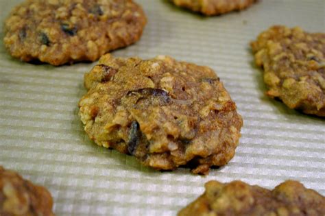 Holiday Cookies: The Original Quaker Oats Oatmeal Cookie Recipe - News ...