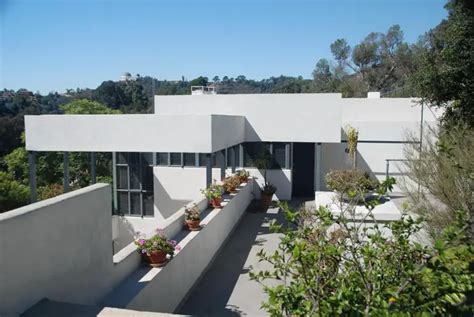 Mid Century Architecture Icons: Richard Neutra Lovell House