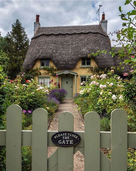 English Chocolate Box Cottage with Thatch Roof - Cottage Garden ...