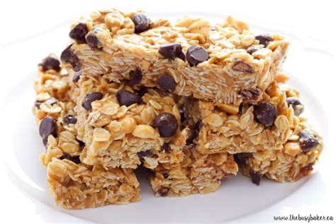 Peanut Butter Chocolate Chip Granola Bars Recipe | The Busy Baker