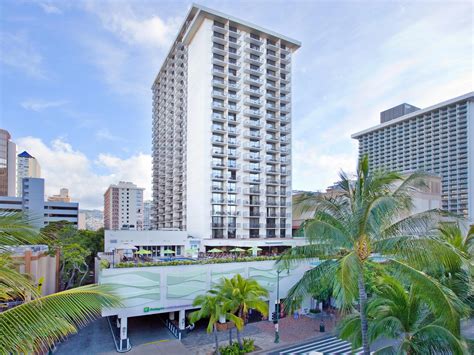 Honolulu Hotels: Holiday Inn Resort Waikiki Beachcomber Hotel in ...