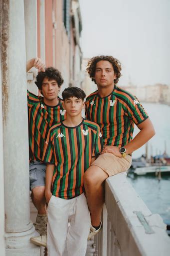 Klub Paling Diapresiasi Skena Fashion, Venezia FC Merilis Jersey Baru ...