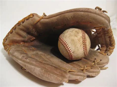 4 Reasons Why Are Baseball Gloves Made Of Leather - BaseballWow