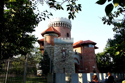 Vlad Tepes castle in Bucharest - Earth's Attractions - travel guides by ...