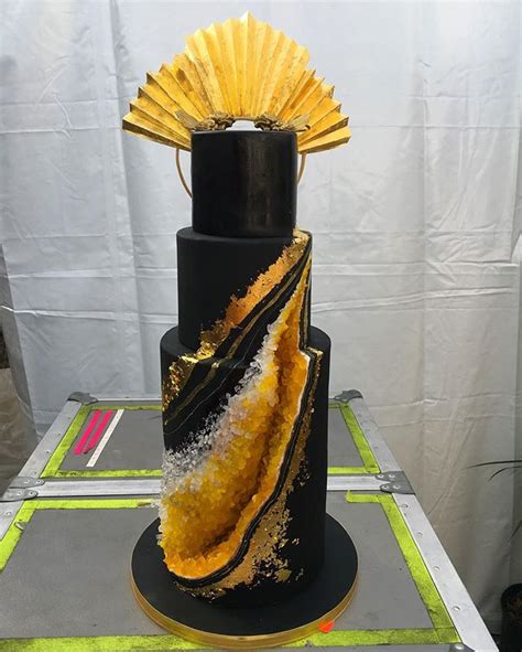 Beyoncé’s birthday cake is everyone else’s wedding cake - Vogue Australia