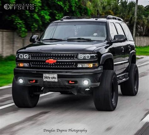 2005 Chevrolet Tahoe Pro Comp Series 98 Trail Master | Custom Offsets