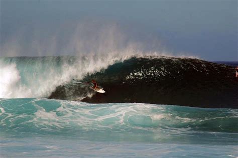 Banzai Pipeline Waves - North Shore, Oahu - Hawaii