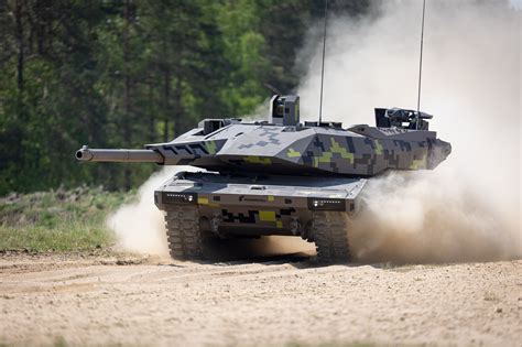 A new tank for a new era - Rheinmetall presenting KF51 Panther at Eurosatory 2022 - a game ...