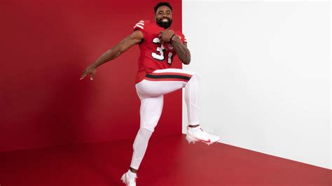 San Francisco 49ers Officially Unveil Home Version Of 1994 Throwback Uniforms – SportsLogos.Net News