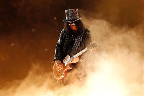 Slash Reveals He Would ‘Love to Play’ with Original Guns N’ Roses ...