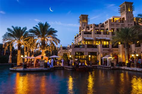 Incentive Dubai DUBAI, UAE - NOVEMBER 15: View of the Souk Madinat Jumeirah - maximize