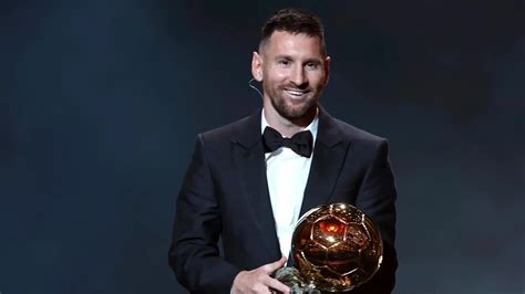 Messi levanta su octavo Balón de Oro y aumenta su leyenda | Onda Cero Radio