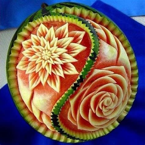 17 Best images about Fruit & vegy carvings on Pinterest | Sculpture ...