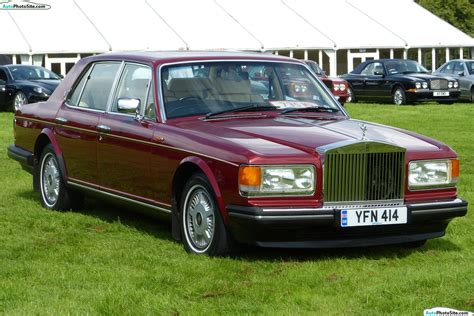 Rolls-Royce Silver Spirit - Information and photos - MOMENTcar