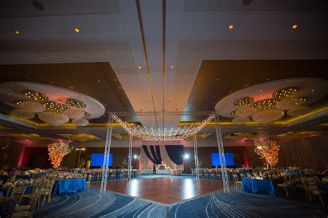 Renaissance Schaumburg: Luxurious Venue for Lavish Suburb Weddings | Yanni Design Studio